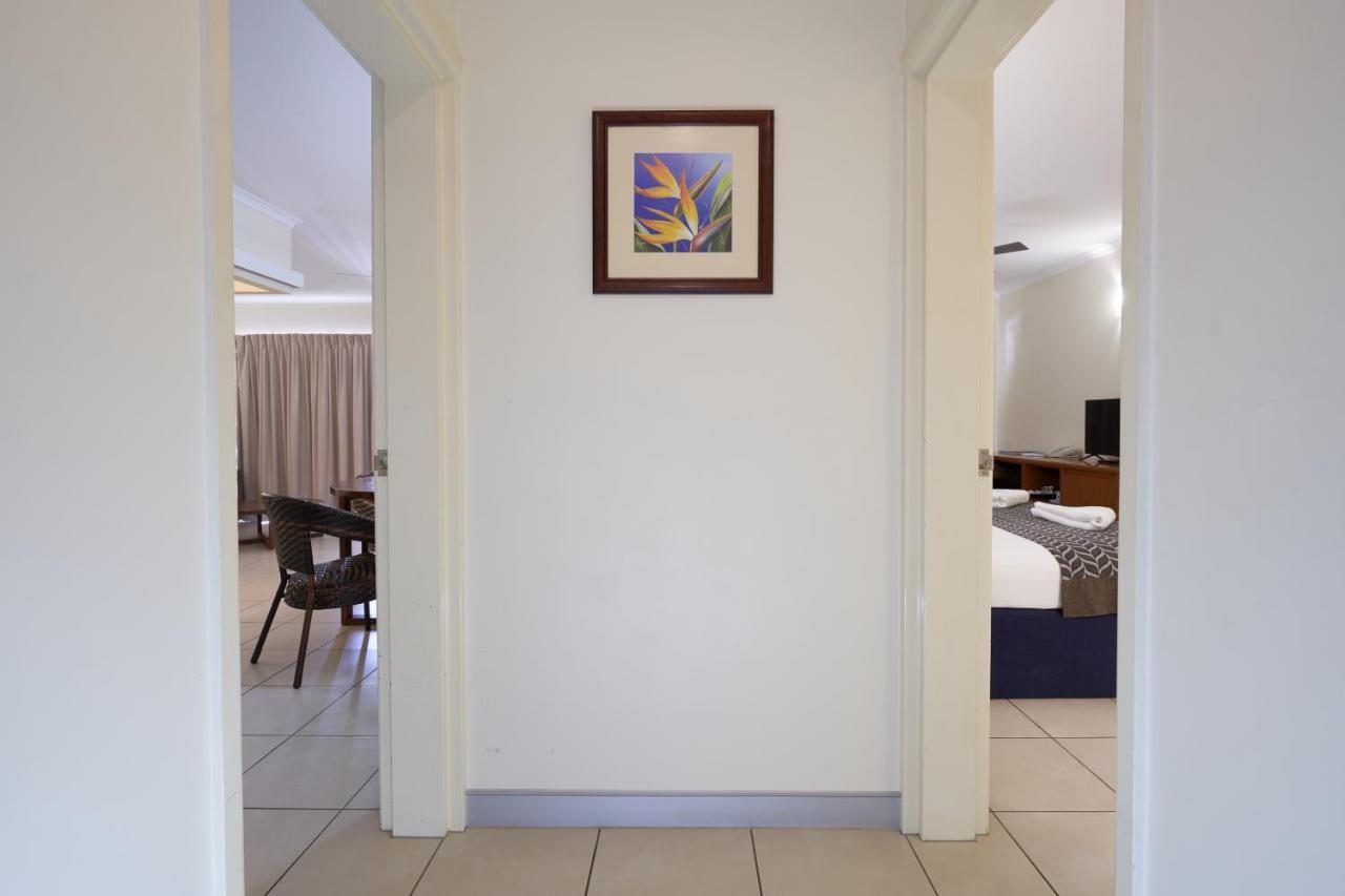 Cairns Queenslander Hotel & Apartments Exterior photo
