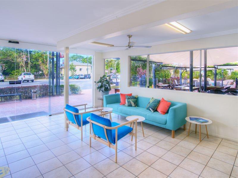 Cairns Queenslander Hotel & Apartments Exterior photo